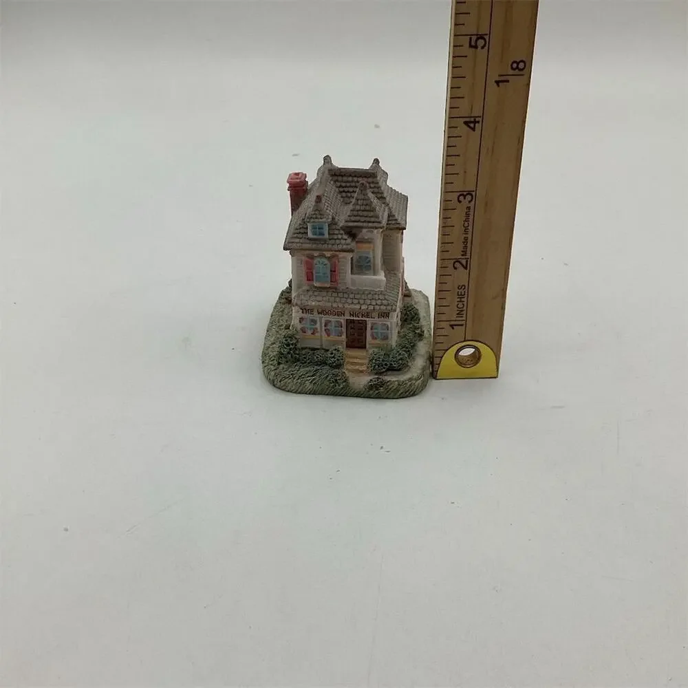 Liberty Falls Americana Collection Wooden Nickel Inn Miniature Model‎